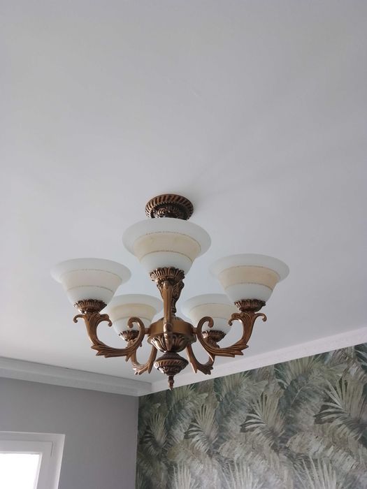 Люстра пятирожковая