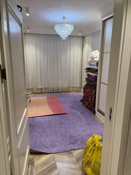 Продается 3-комнатная квартира в Юнусабодском районе, Ц-4