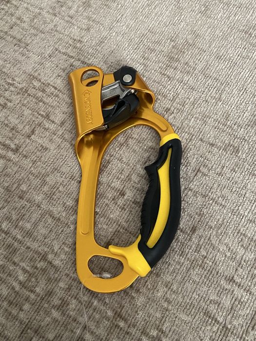 Зажим Petzl B17ARA желтый