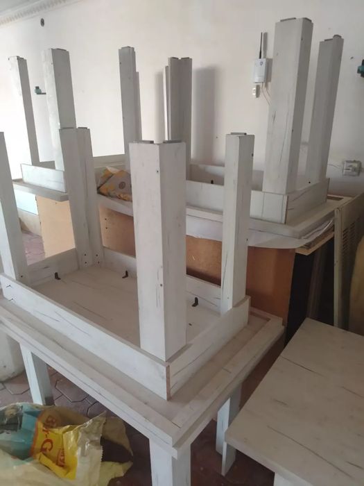 Стол, стул сотилади