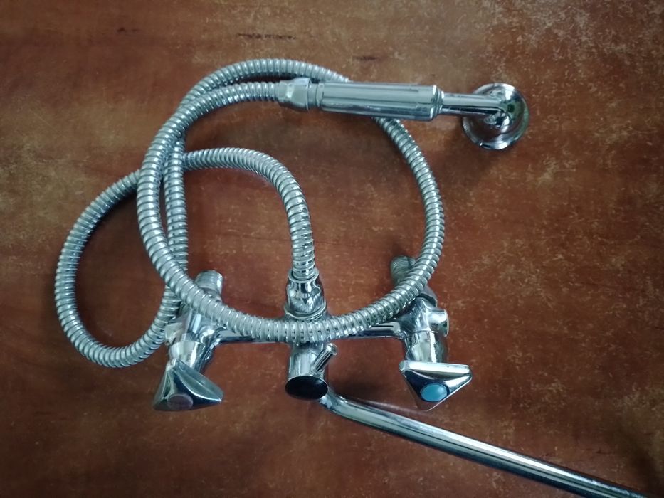 Смеситель для ванн