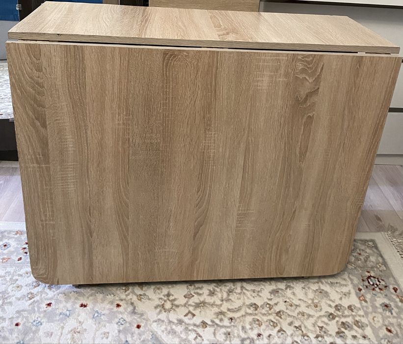 Продам стол книжку