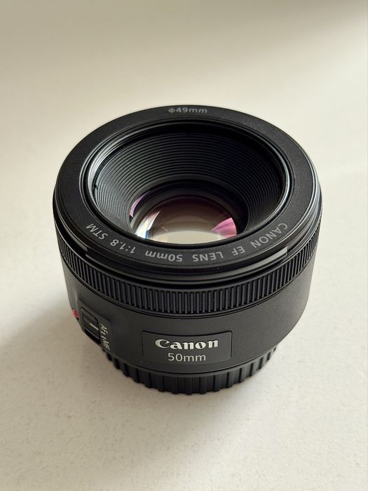 Фотоаппарат Canon 250D