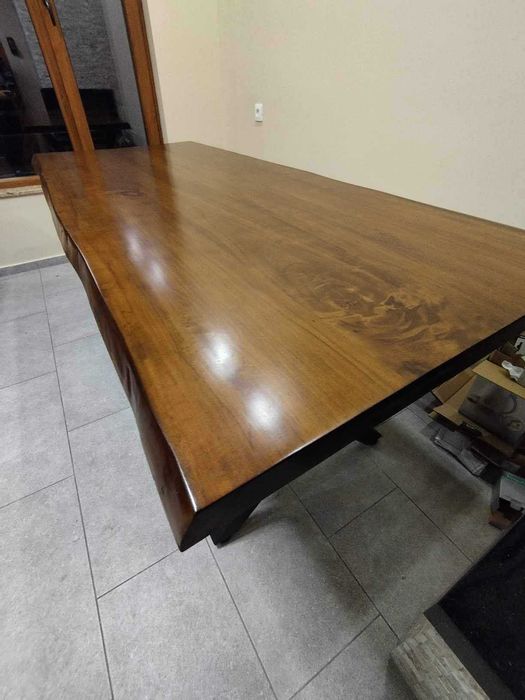 продавам маса - масив Орех