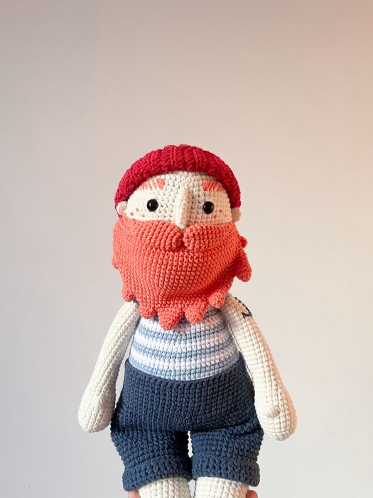Вязаная игрушка кукла моряк Том