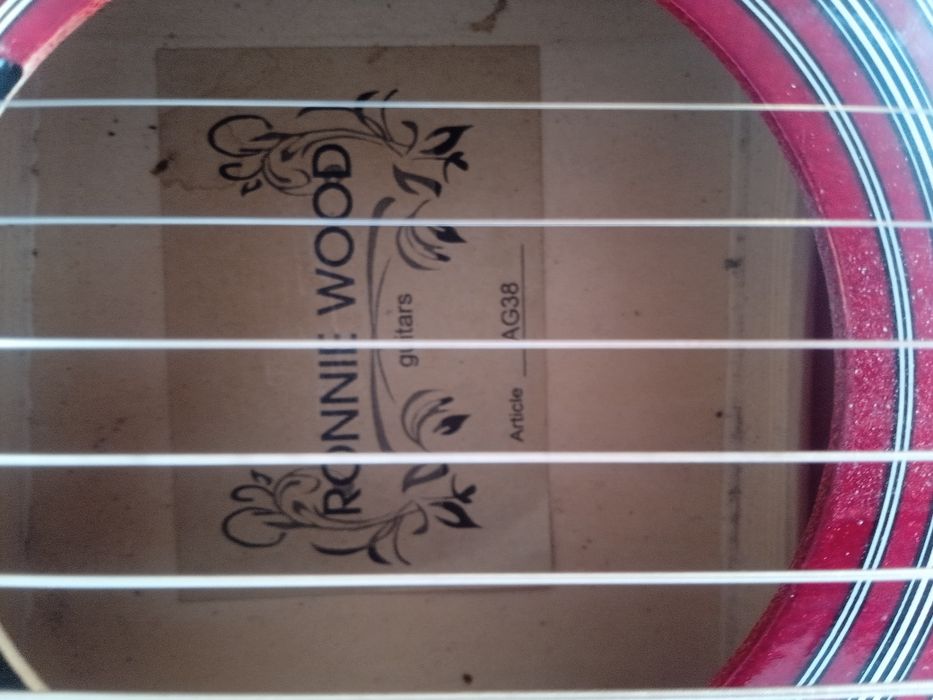 Гитара, от компании RONNIE WOOD MUSICAL