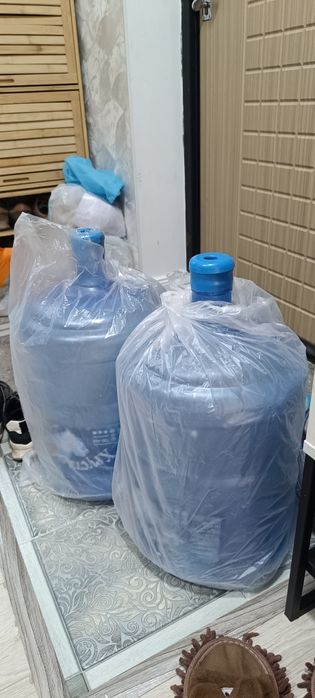 Бутылы для кулера, две штуки