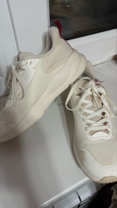 Продам кроссовки Lining