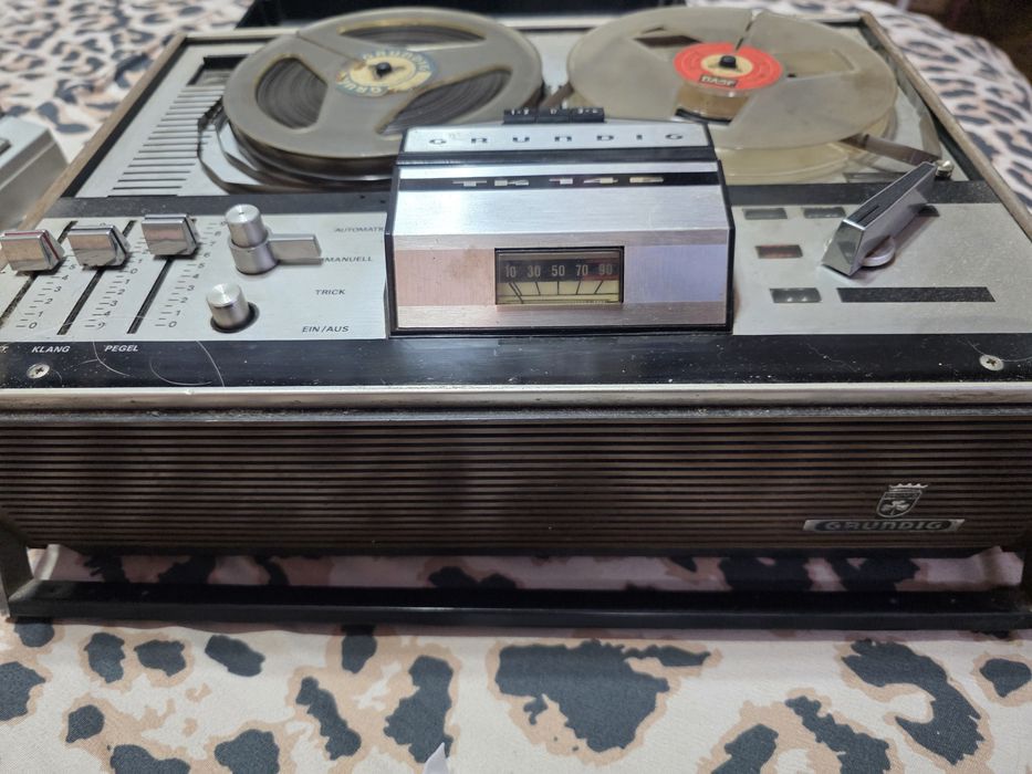Magnetofon de epocă Grundig TK 146