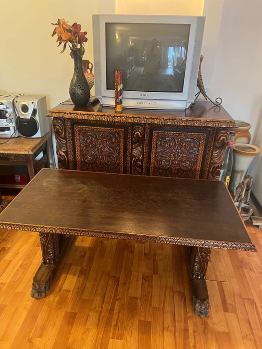 Vând urgent! Mobilă lemn masiv sculptată manual.