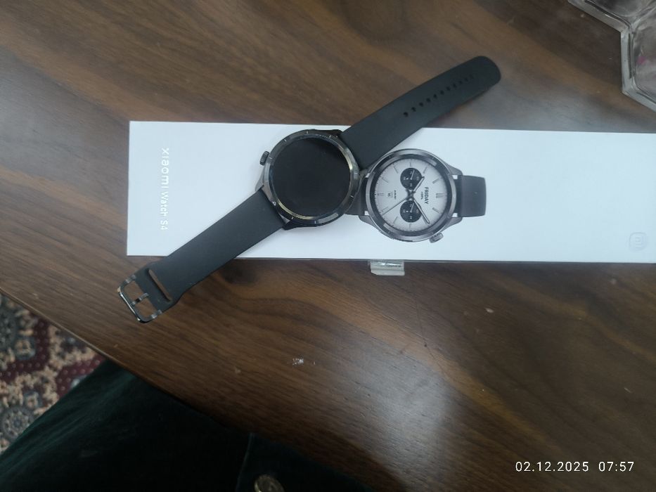Mi watch s4сотилади. Оригинал умуман ищлатилмаган.