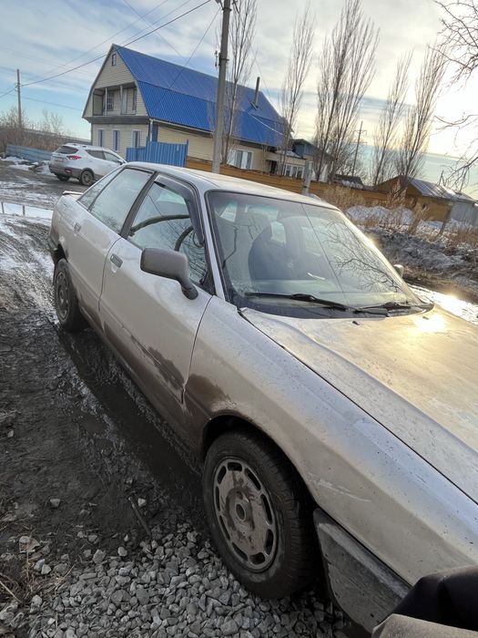 Машина AUDI 80 B3