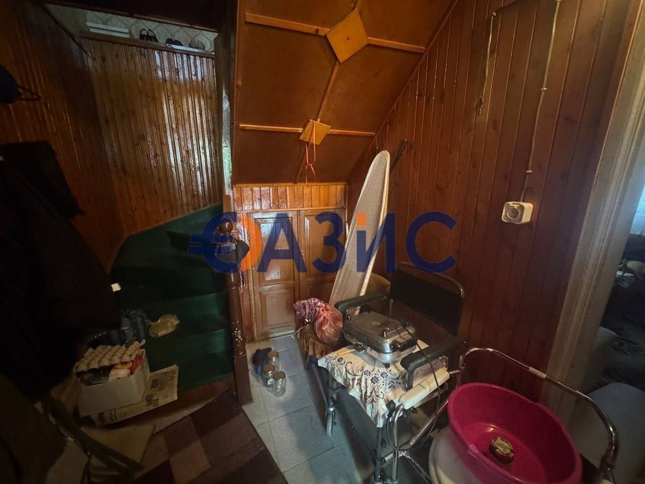 Двуетажна къща в с. Гълъбец на парцел 730 кв м, Общ. Поморие, обл. Бургас,#33872284