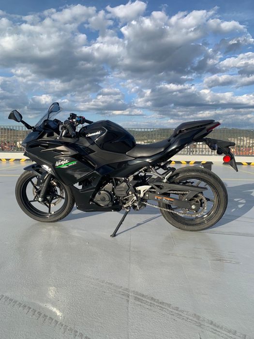 Kawasaki Ninja 500 ABS – 2025 – 5.400 km – LeoVince ONE