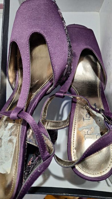 Босоножки вечерние.