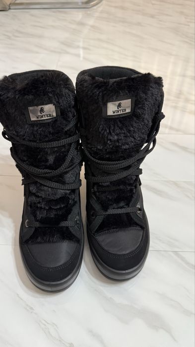 Ghete impermeabile de zapada.