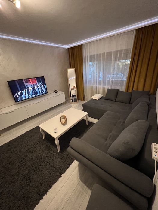 Vand apartament pb sau schimb cu casa