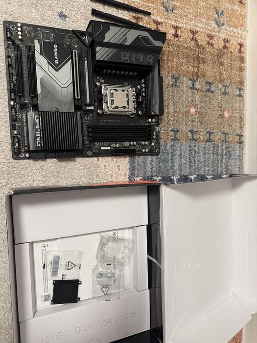 Процессор и материнская плата Ryzen 9 9950X3D
