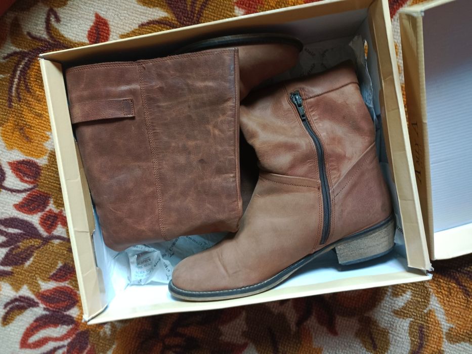 Натуральная кожа, сапожки, ботиночки.