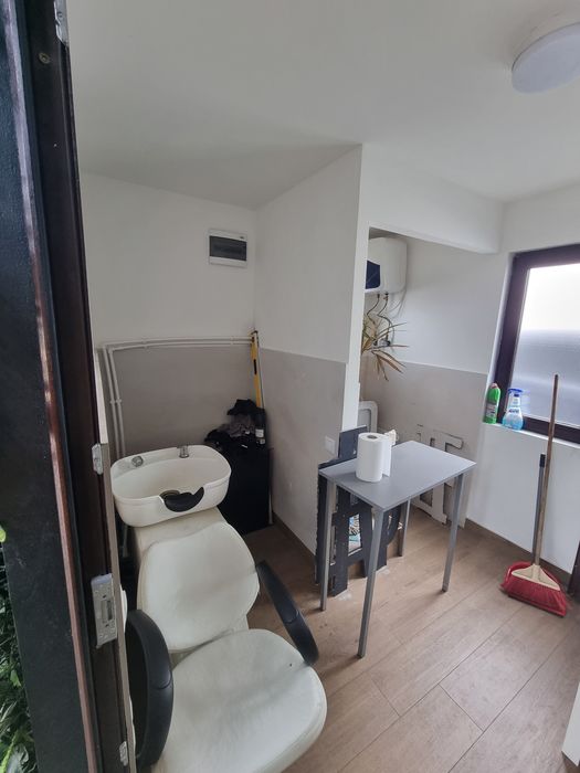 Inchiriez spațiu comercial 32 mp