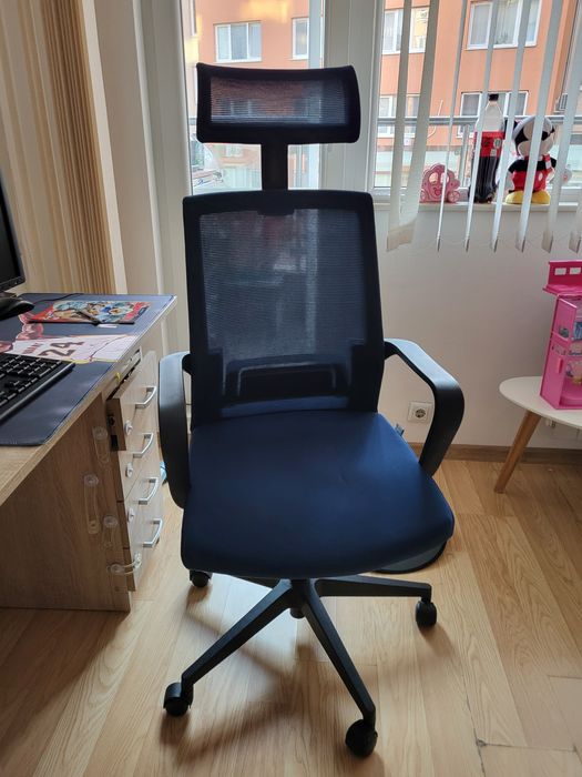 Ергономичен офис стол RFG – синя дамаска и дишаща мрежа (с подглавник)