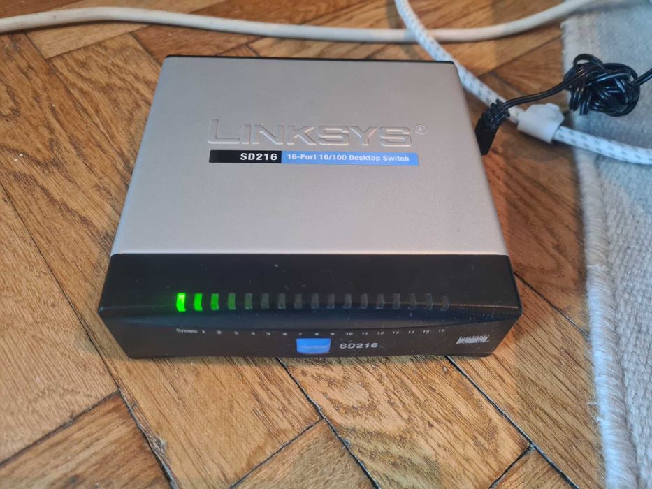 Switch 10/100 cisco linksys SD216 10/100, carcasa metalica