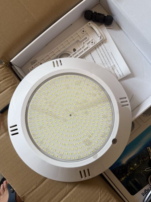 Led лампа для бассейна !