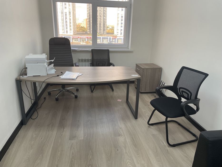 Мебель для офиса, продаётся в комплекте