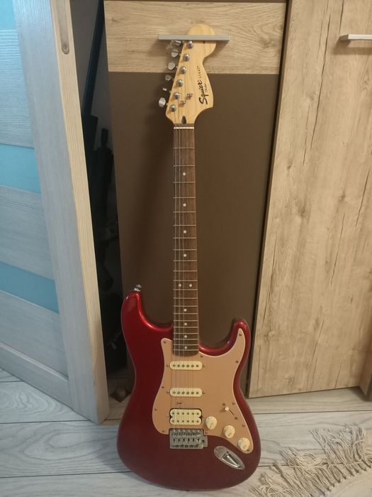 Chitara electrica fender stratocaster rosu alb noua