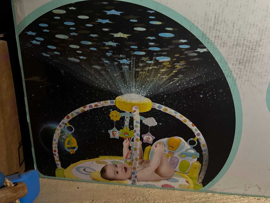 Carusel Saltea activitati bebe