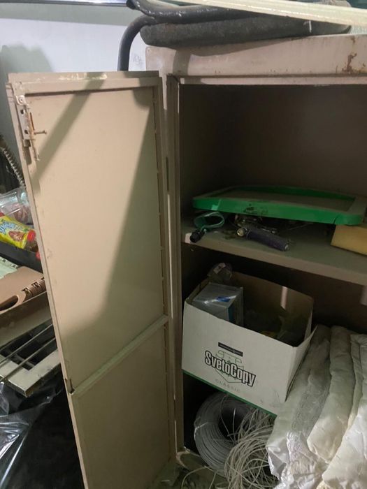 Продается сейф))