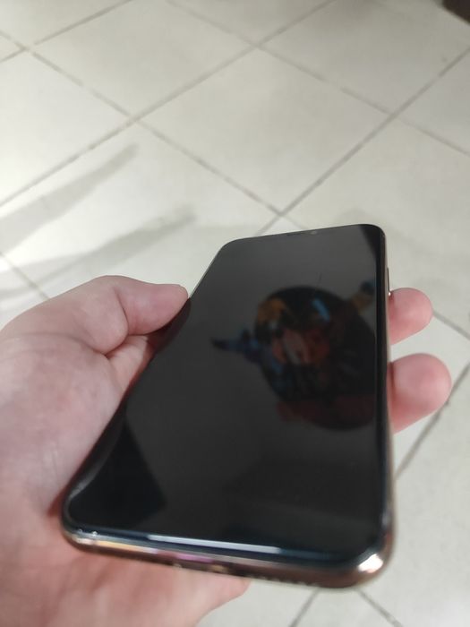 iPhone 11 pro в хорошем состоянии