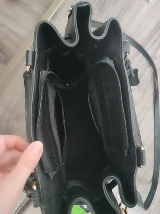 Geanta piele de culoare negru