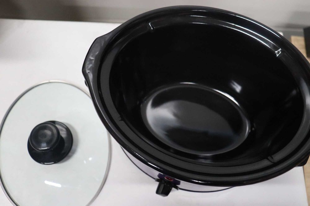 Elite Gourmet MST275XP Електрическа овална бавна готварска печка, регулируема температура, предястия сосове яхнии и дипове, 2.27 л