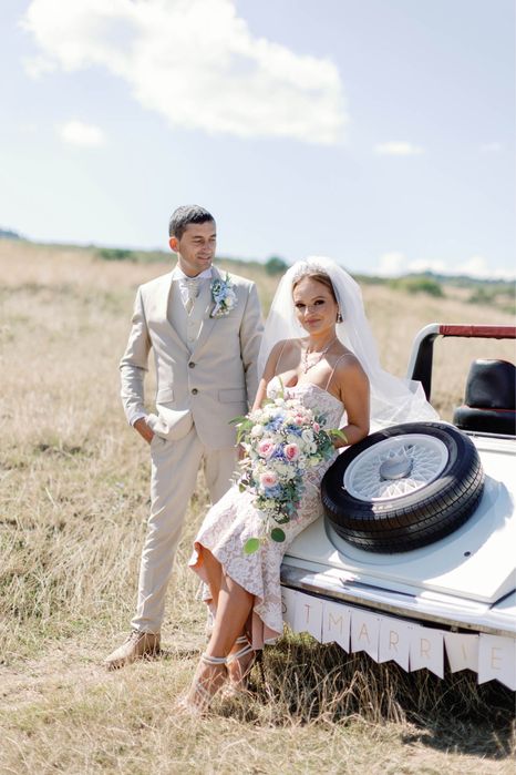 Vand rochie mireasa si costum mire, plus accesorii