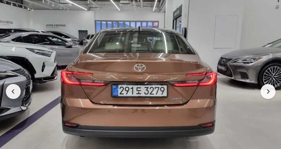 Toyota Camry бензин+гибрид
