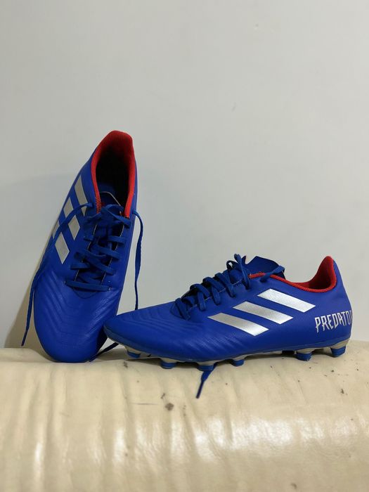 Футболни бутонки