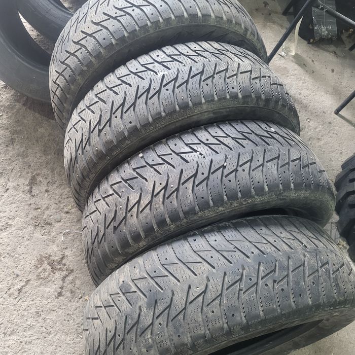 Продам резина 215.на 60.р16