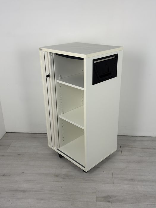 Практичен и компактен шкаф с подвижни колелца, обзавеждане