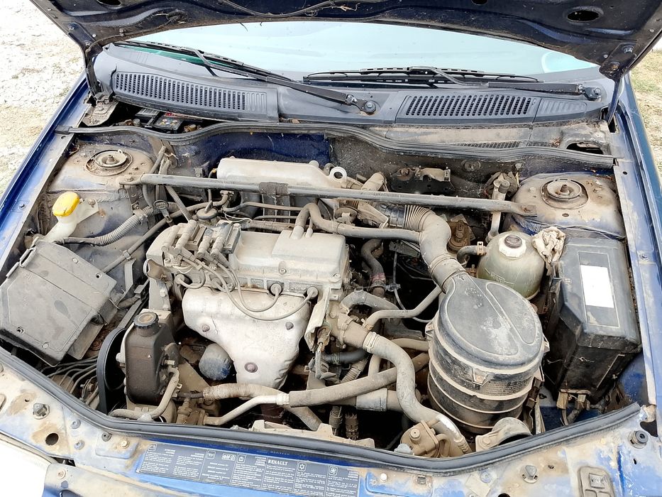 Продава се Renault Megan 1.9 бензин на части