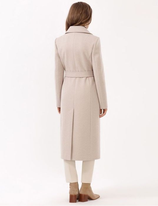 Продам пальто новое 42-44 размер