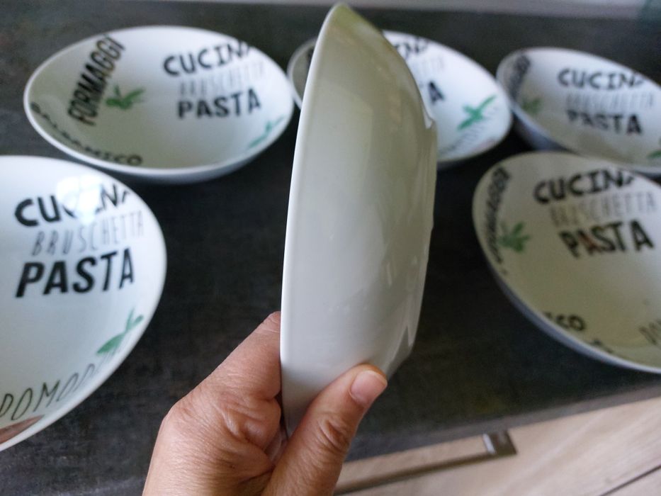 11 евро, за 6 броя нови чинии, порцелан,  700 мл вместимост