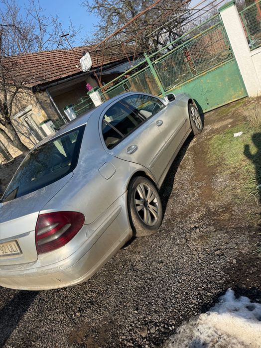 Mercedes Benz e220