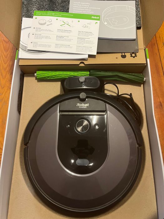 Прахосмукачка-робот iRobot - Roomba i7, черна