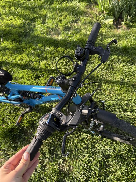 Bicicleta Btwin 20inch cu suspensii albastra