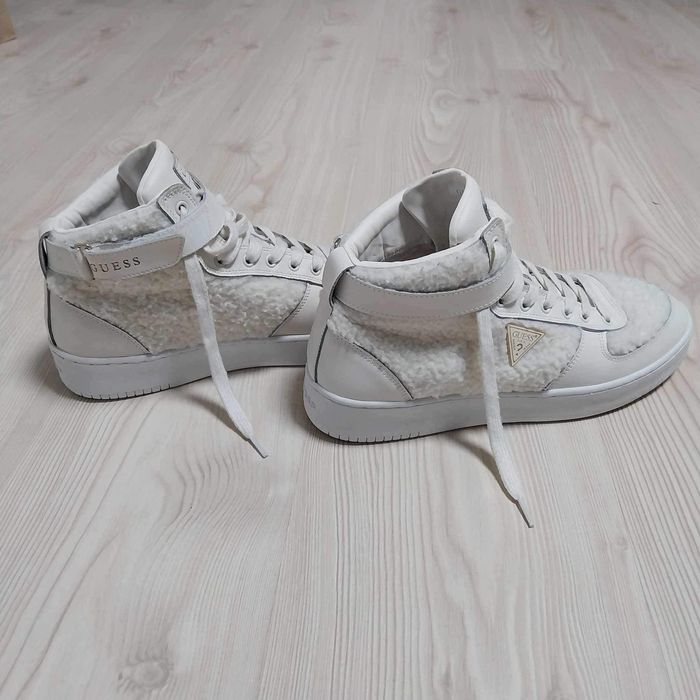 Дамски кецове Guess