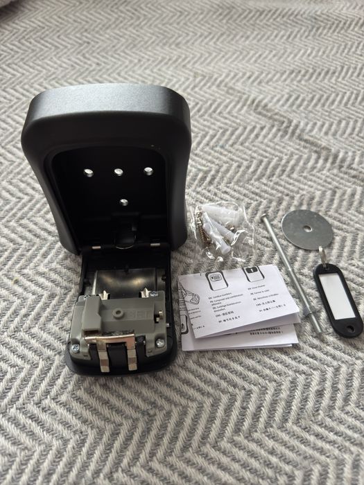 Сейф-ключница с кодовым замком