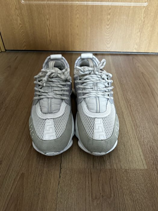 Versace chain reaction