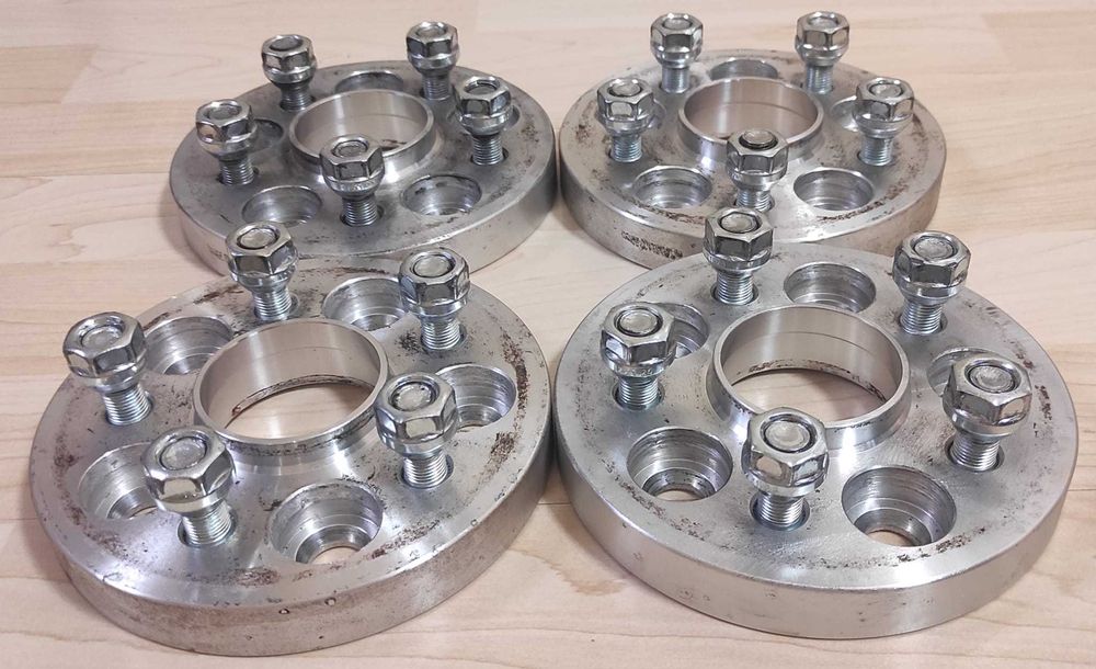 Дистанционни фланци 5х100 56.1 - 20мм за Субару
