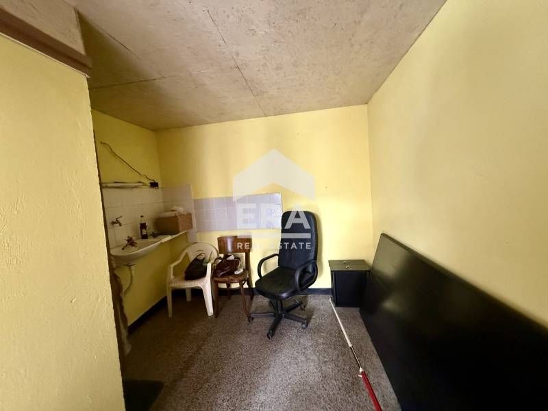 Магазин за продажба в Широк Център